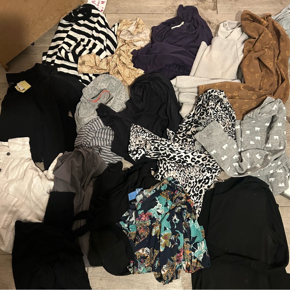 20 WOMENS CLOTHES SMALL